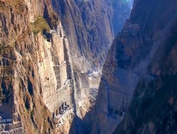 為建烏東德水電站，在峽谷底部挖90米深洞穴，用來(lái)干嘛的？