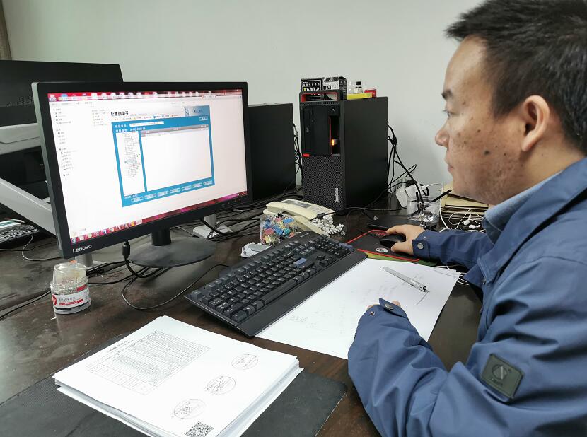 “穿搭”二維碼，浙江慈溪市供電公司工程檔案數(shù)字化，讓資料“動(dòng)”起來