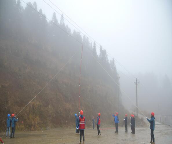 國網(wǎng)邵陽供電積極應對雨雪天氣