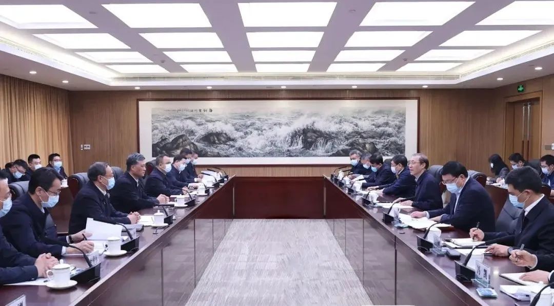 辛保安、張智剛與新疆維吾爾自治區(qū)、新疆生產(chǎn)建設兵團領導會談