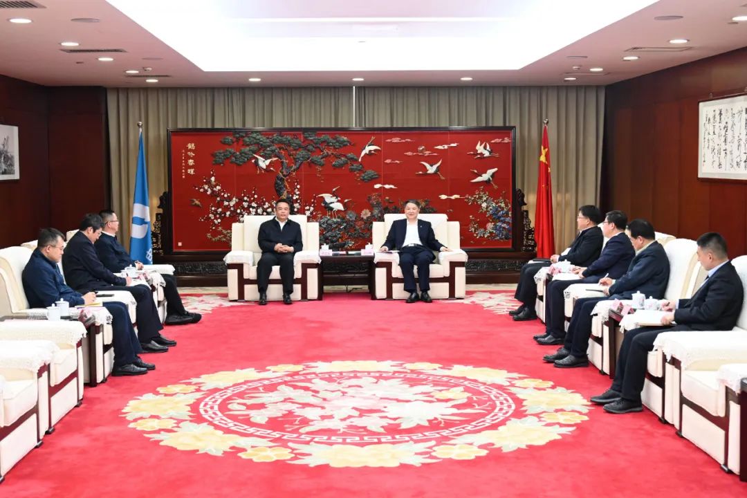 溫樞剛會(huì)見哈電集團(tuán)董事長、黨委書記曹志安