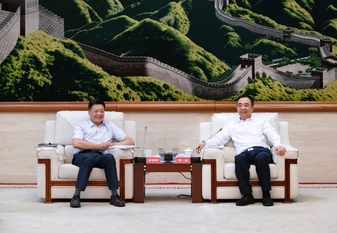 鄒磊會(huì)見(jiàn)東方電氣黨組書記、董事長(zhǎng)俞培根