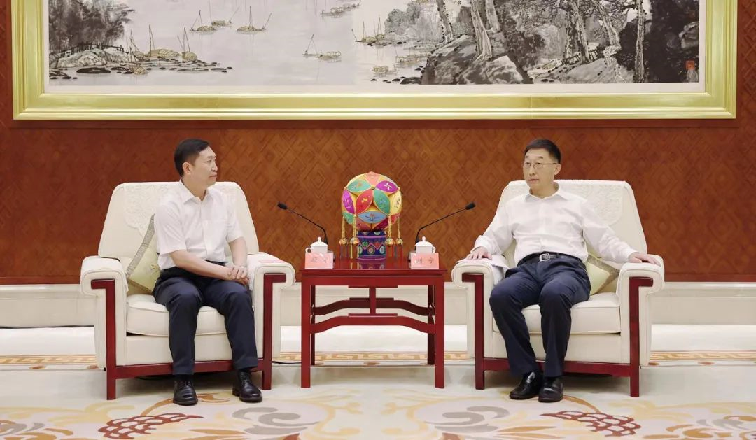中核集團(tuán)總經(jīng)理、黨組副書記顧軍拜會廣西壯族自治區(qū)黨委書記劉寧