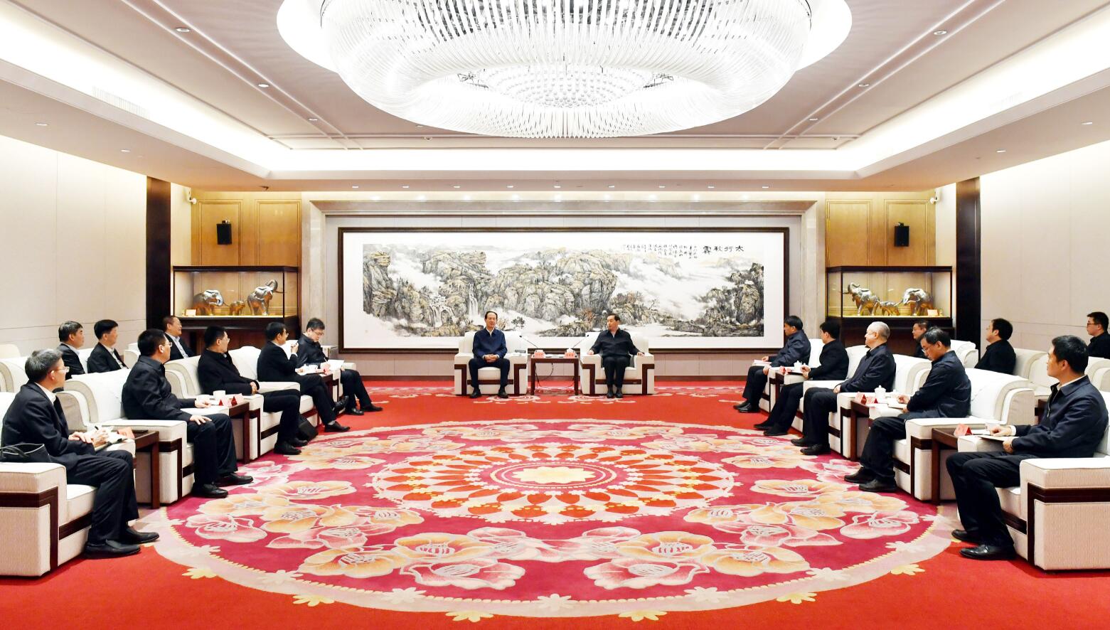 中國電建黨委書記、董事長丁焰章與河北省委常委、石家莊市委書記張超超會談
