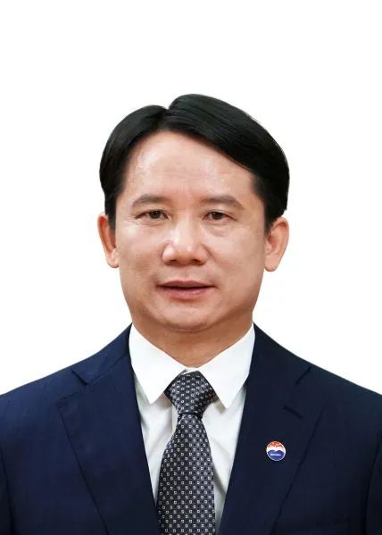 曾任貴州省能源局黨組書記、局長(zhǎng) 丁雄軍當(dāng)選中國(guó)貴州茅臺(tái)酒廠(集團(tuán))黨委書記