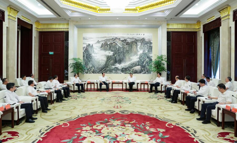 中國電建黨委書記、董事長丁焰章拜會貴州省委書記徐麟、省長李炳軍
