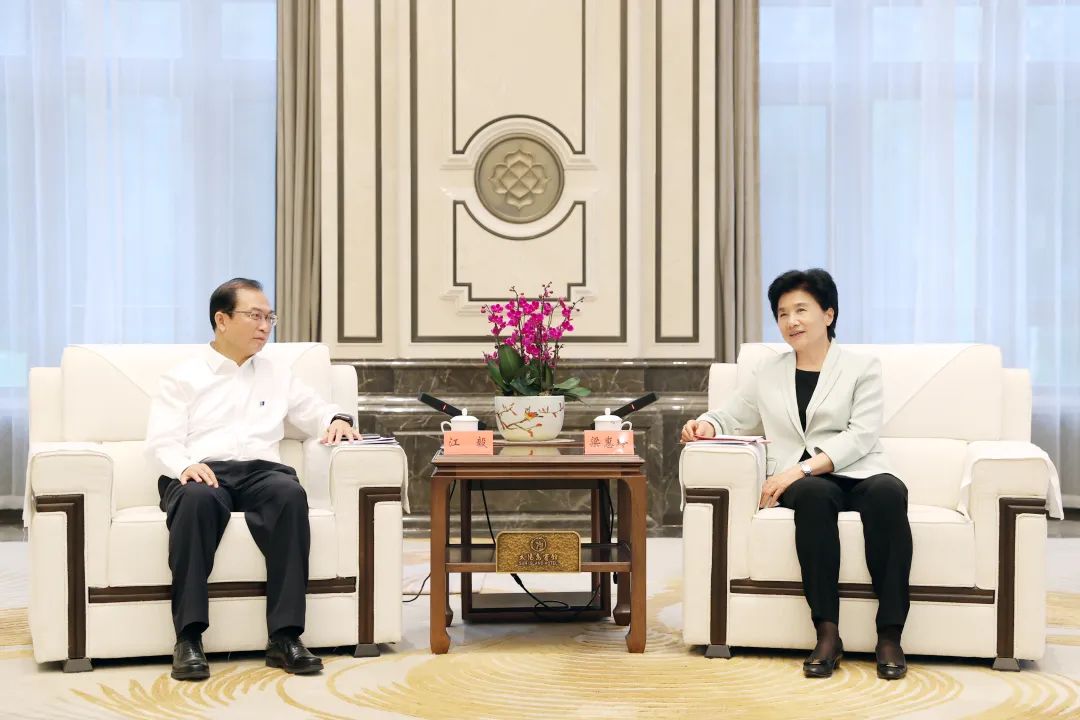 華電集團(tuán)黨組書記、董事長江毅拜會黑龍江省委副書記、省長梁惠玲