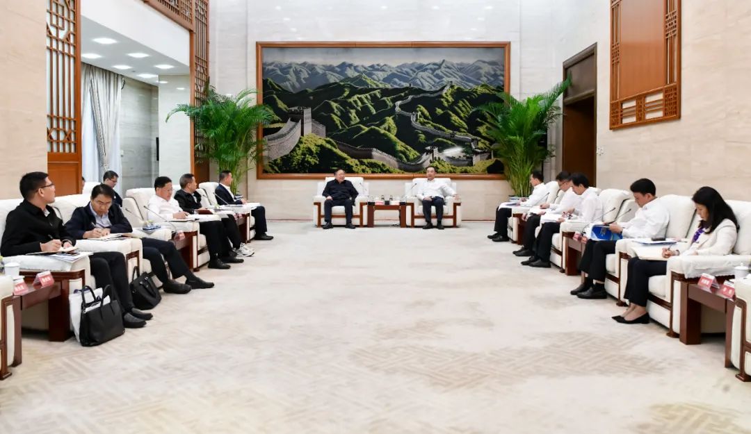 大唐集團(tuán)有限公司黨組書記、董事長鄒磊與廣西壯族自治區(qū)國資委黨委書記秦如培會(huì)談