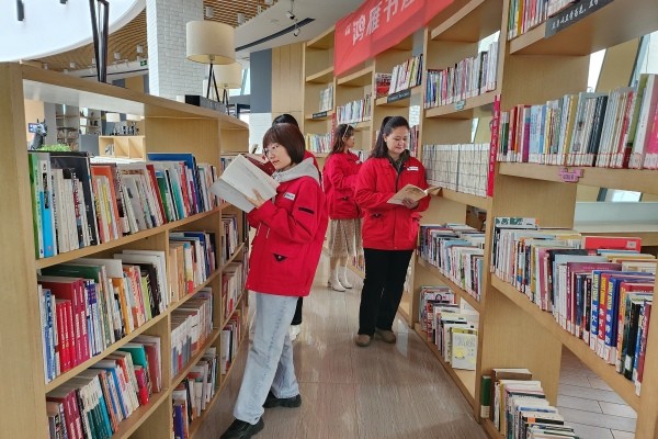 烏海供電公司聯(lián)合黨支部：開展“中華民族一家親，同心共筑中國夢”全民閱讀活動(dòng)