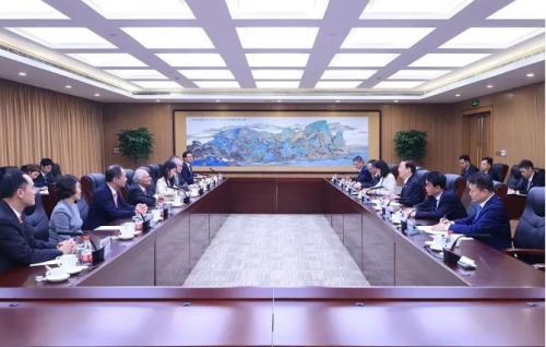 國家電網(wǎng)與香港中電集團(tuán)推動(dòng)清潔能源開發(fā)利用、促進(jìn)新能源發(fā)展等方面深化合作