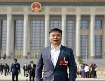【兩會(huì)好聲音】全國(guó)人大代表、小鵬汽車董事長(zhǎng)何小鵬：探索限定場(chǎng)景無(wú)人駕駛法規(guī)，助力車網(wǎng)融合和低空經(jīng)濟(jì)騰飛