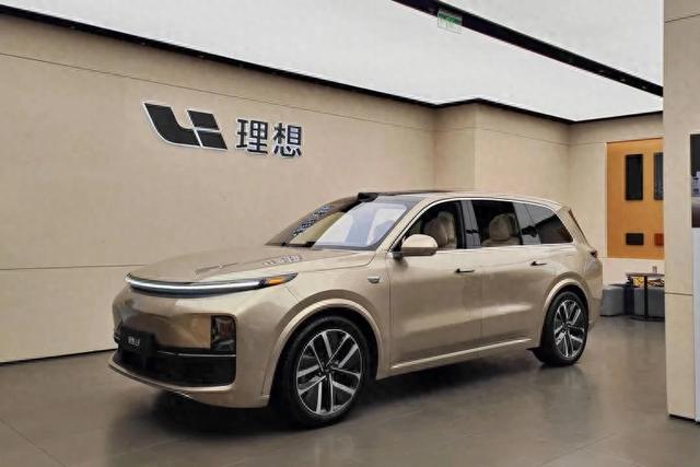 理想汽車，一天跌沒了400億