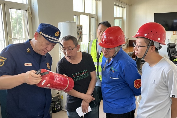 內(nèi)蒙古電力公司烏海千里山供電公司：蒙電愛心光明行，用電無憂筑防線