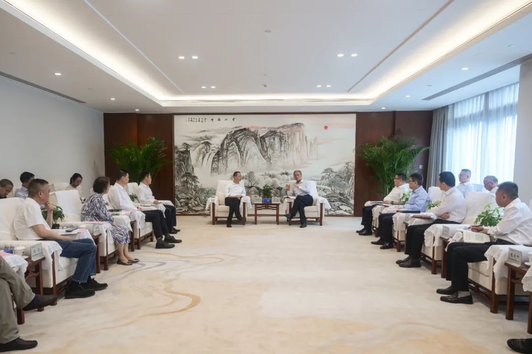 中國電建黨委副書記、總經(jīng)理王斌與北京市海淀區(qū)區(qū)長李俊杰會談