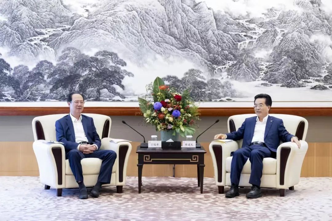 中國電建黨委書記、董事長丁焰章赴香港開展系列商務(wù)活動(dòng)并調(diào)研駐港項(xiàng)目