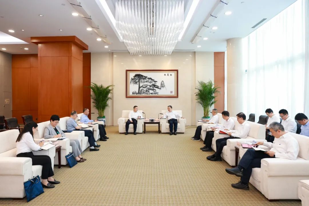 華能集團公司總經(jīng)理張文峰會見中國國新董事長徐思偉、總經(jīng)理莫德旺