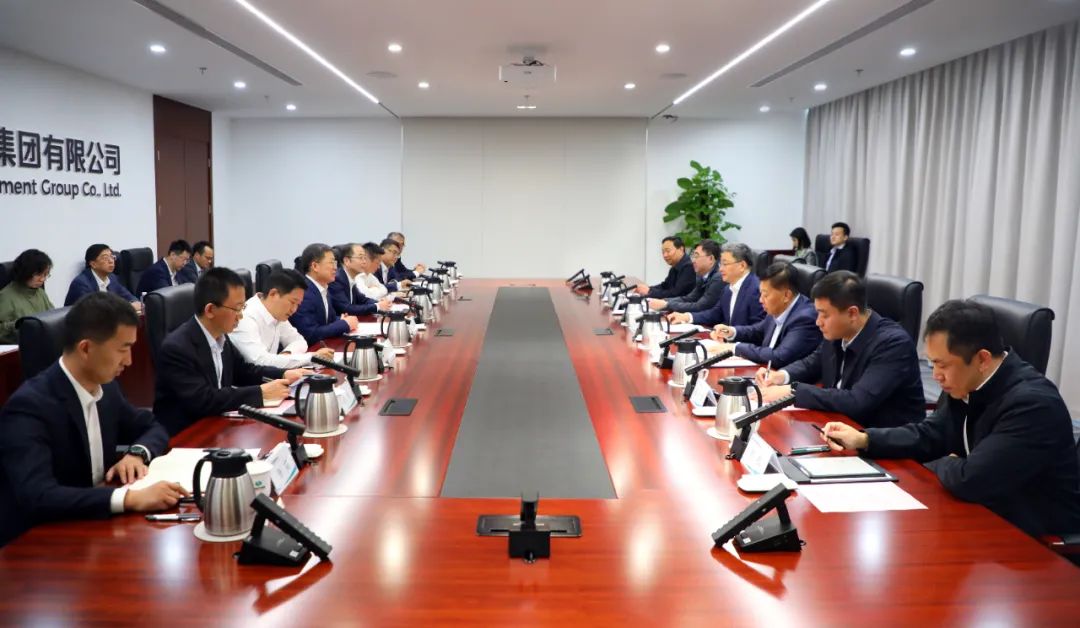 中國(guó)電氣裝備黨委書記、董事長(zhǎng)李洪鳳會(huì)見濟(jì)南市委副書記、市長(zhǎng)于海田